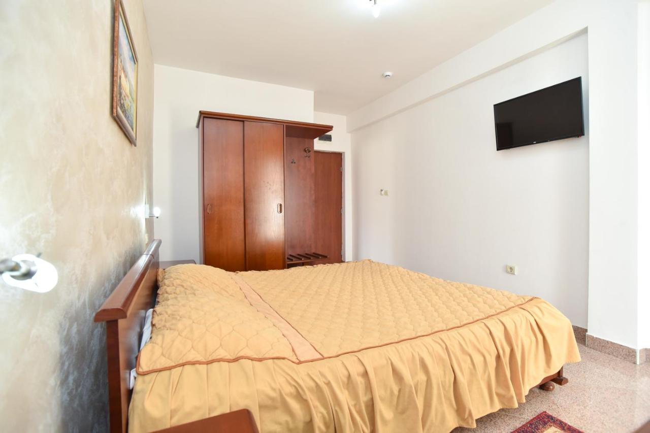 Hotel Suzana Lux Budva Exterior foto