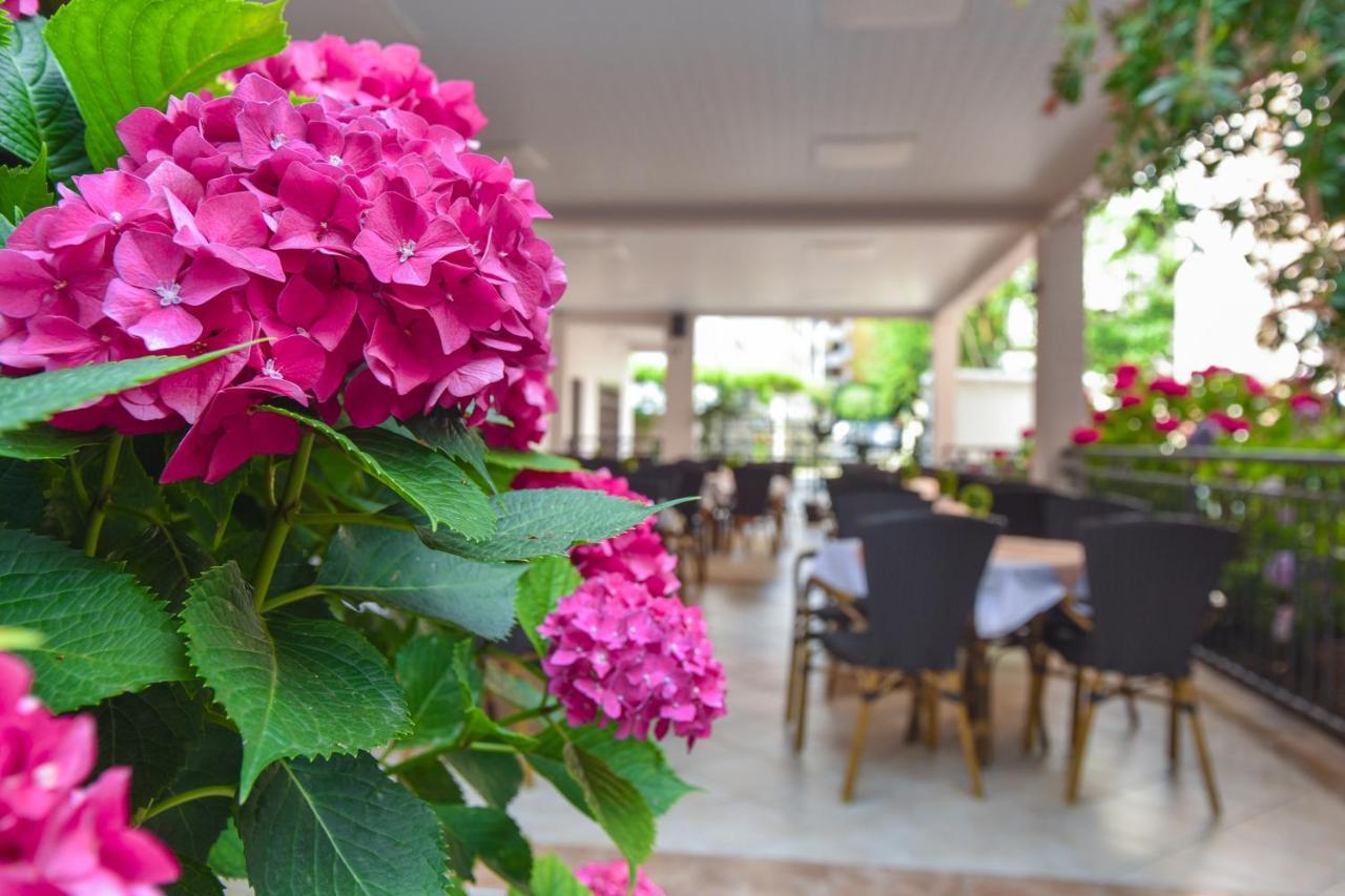 Hotel Suzana Lux Budva Exterior foto