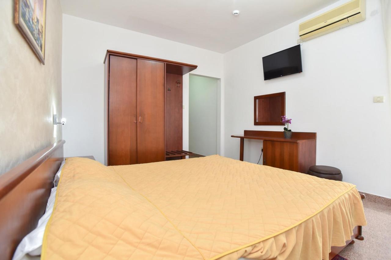 Hotel Suzana Lux Budva Exterior foto