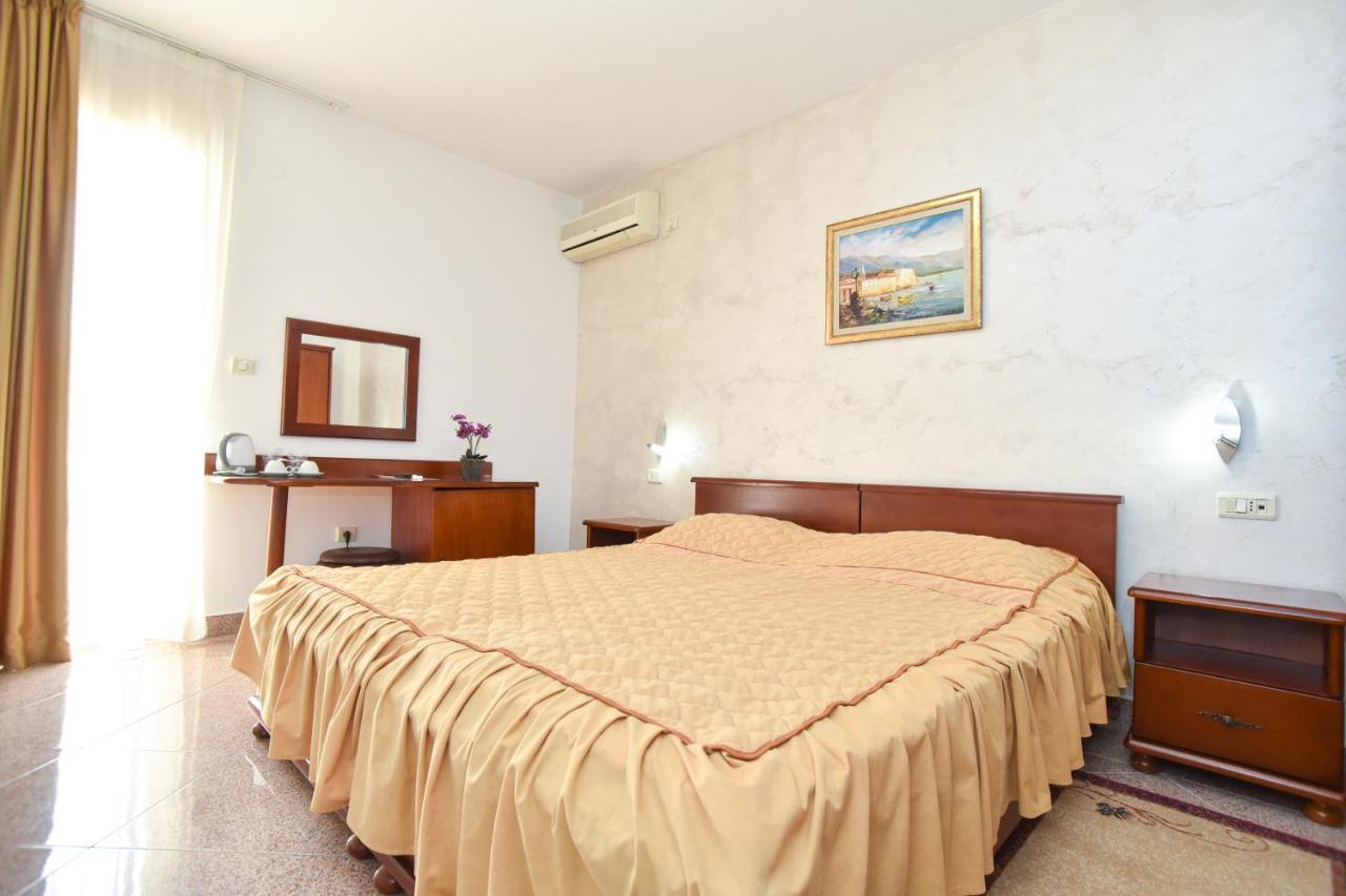Hotel Suzana Lux Budva Exterior foto
