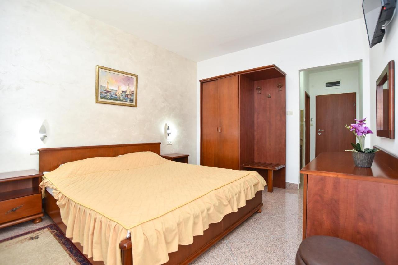 Hotel Suzana Lux Budva Exterior foto